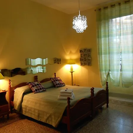 Casa Attilia Рим